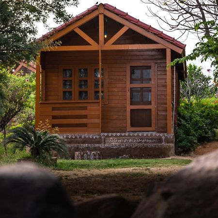 Leo Wooden Resorts ฮัมปี ภายนอก รูปภาพ